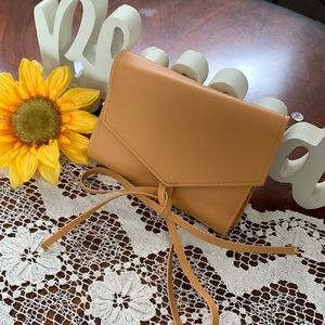 GLASS LADDER Katherine Tech Organizer Roll NWT Honeycolor Vegan Le…